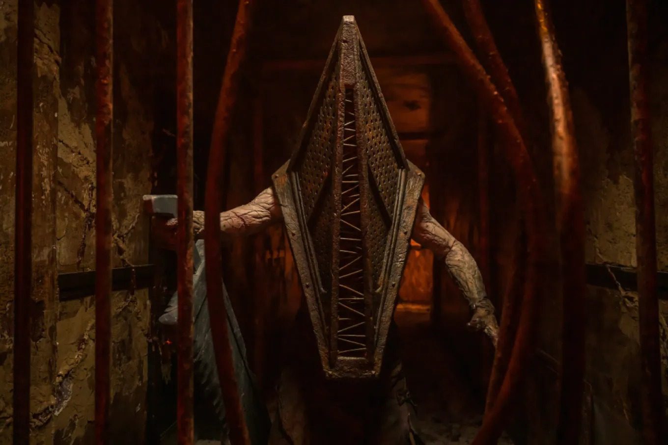 Primeiro teaser de Return to Silent Hill traz James em clima sombrio e revela Pyramid Head