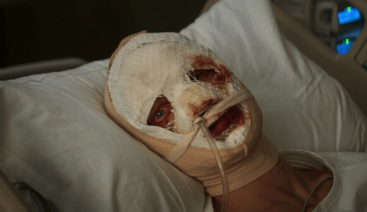 O Vilão Mais Terrível do Universo DC Chega ao Cinema: Descubra a Origem do Cara-De-Barro!