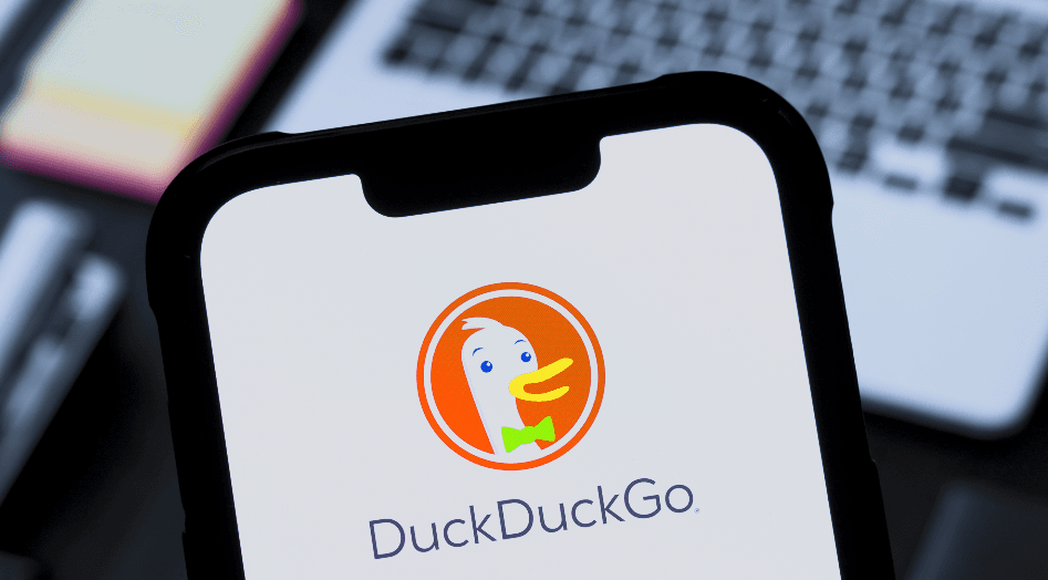 DuckDuckGo explode em popularidade após Google dar sinal verde para IA!