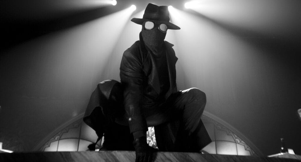 Nicolas Cage SURPREENDE com sugestão de ‘Spider-Noir em cores’!