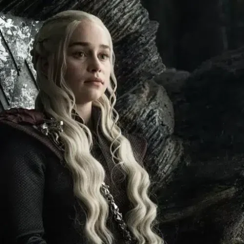 Emilia Clarke Revela a Verdade: Por Que Daenerys será Sempre um Tesouro!
