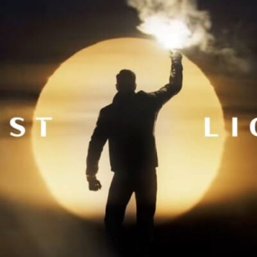 Lana Del Rey Sussurra Secrecas em 007 First Light