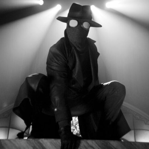 Nicolas Cage SURPREENDE com sugestão de ‘Spider-Noir em cores’!