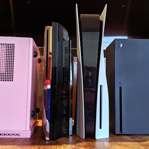 PS5 e Xbox: mais de metade dos jogos físicos não funciona sem download