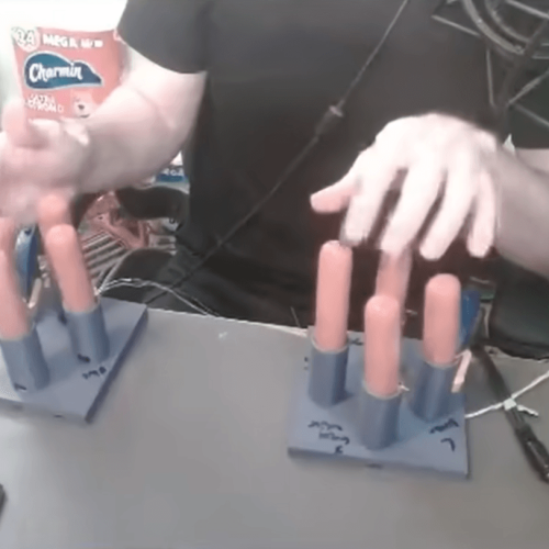 Salsichas ao Controle: Um YouTuber Prova que Invenção Maluca Funciona em World of Warcraft!