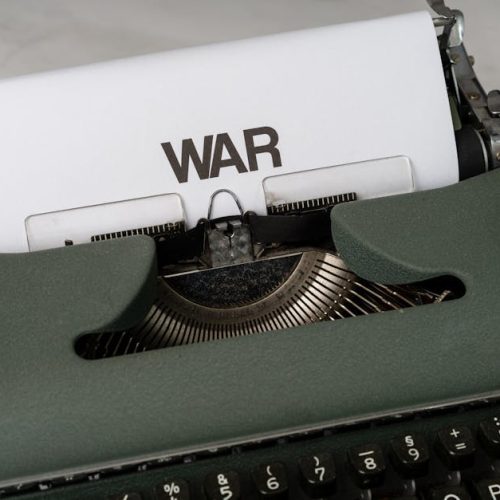 Saros: A Máquina de Guerra que Vai Deixar Você Sem Fôlego!