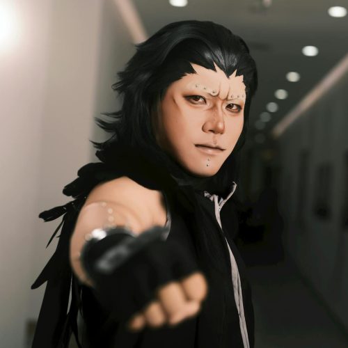 Sephiroth Toma o Microfone… e a Faca!